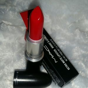 Mac Cosmetics Ruby Woo